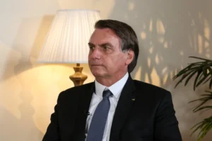 Moraes libera entrevista de Jair Bolsonaro à imprensa
