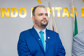 Mesmo com bloqueio de quase um milhão da gestão anterior, Prefeito Rodrigo Amorim, de Santo Antônio do Tauá paga o décimo terceiro em dia