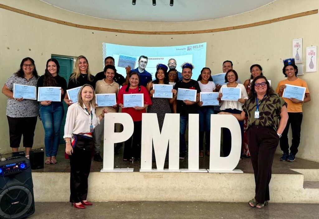 Semec certifica universitários da 1ª edição do PMID