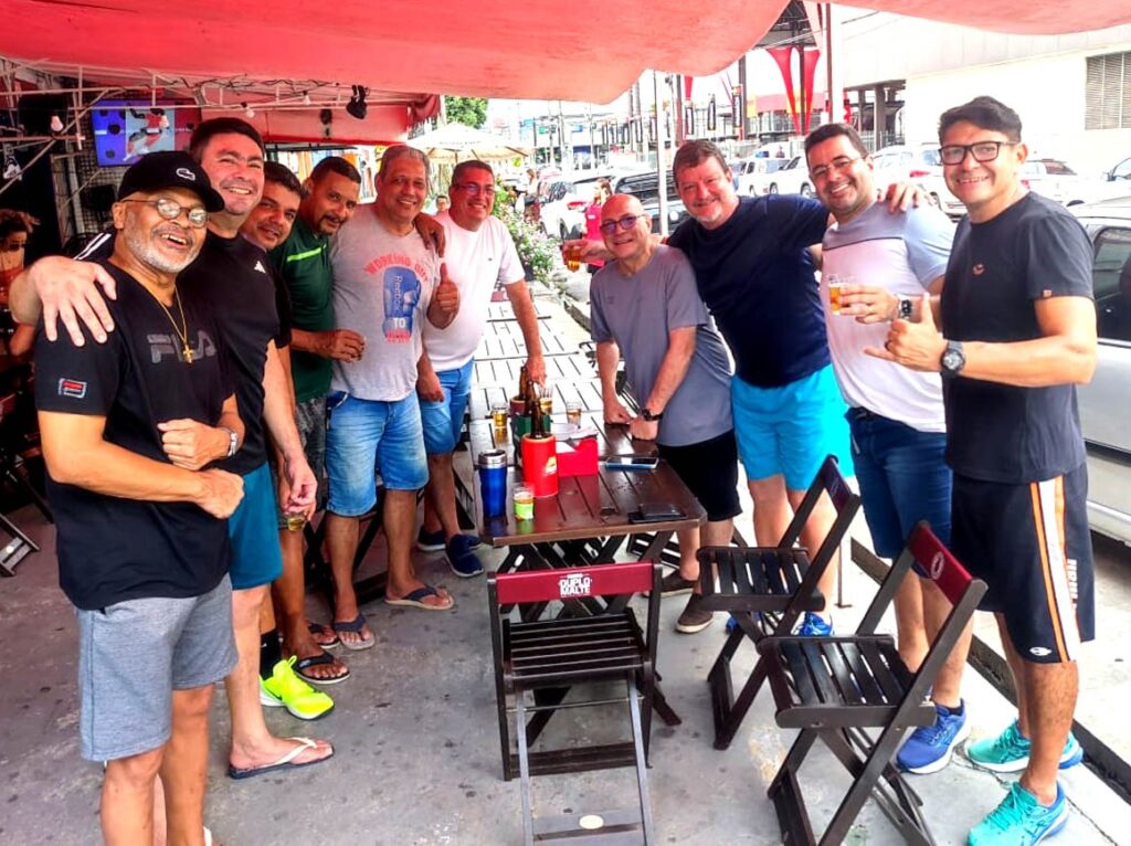 Geração de ouro do voleibol paraense se reencontra em confraternização especial