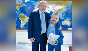 Número 2 de Lula é preso pela Polícia Federal por suspeita de envolvimento com a quadrilha que roubou milhões dos segurados do INSS