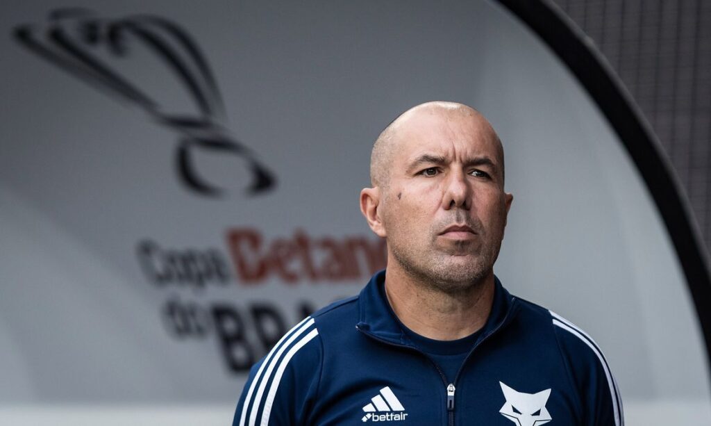 Cruzeiro anuncia saída de Leonardo Jardim após revés na Copa do Brasil