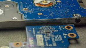 Crise global de RAM: IA causa alta de preços e ameaça eletrônicos em 2026