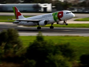 Greve geral em Portugal deve cancelar a maioria dos voos da TAP no dia 11