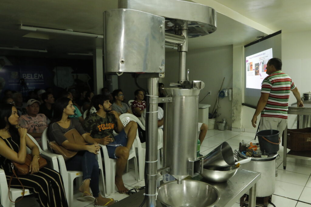 Casa do Açaí abre turma extra para capacitar manipuladores de açaí