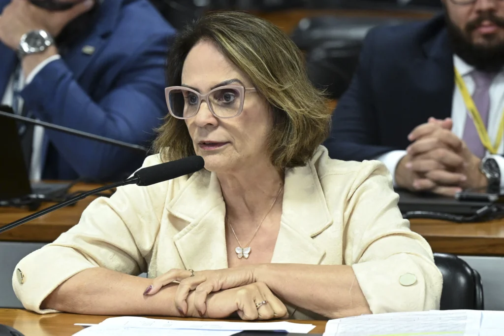 Senado questiona PF sobre queda de Bolsonaro e faz pedido ao STF