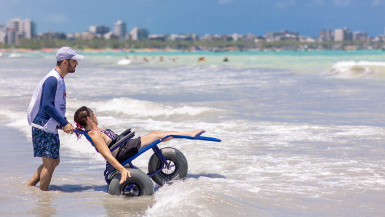 Verão para todos! Conheça praias e Parques adaptados para pessoas com deficiência