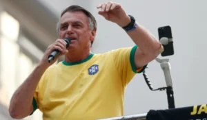 Vídeo: Ao transferir Bolsonaro, Moraes avisa: “Não é colônia de férias”