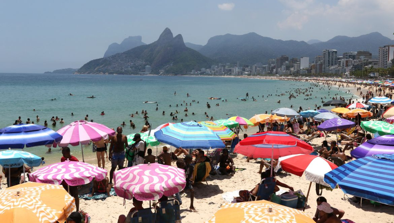 2026 chegou! Tradição, sol e fé agitam o Calendário Turístico Oficial do Brasil de janeiro