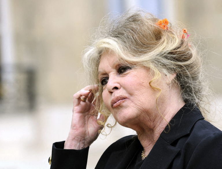 Viúvo de Brigitte Bardot diz que ela morreu em razão de câncer