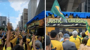 Na Avenida Paulista, multidão pede que Bolsonaro cumpra domiciliar
