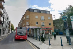 Polícia barra marcha cristã em bairro muçulmano de Londres