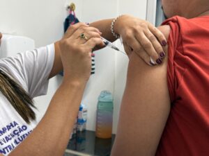 Baixa procura por vacinas eleva risco de doenças evitáveis em Belém