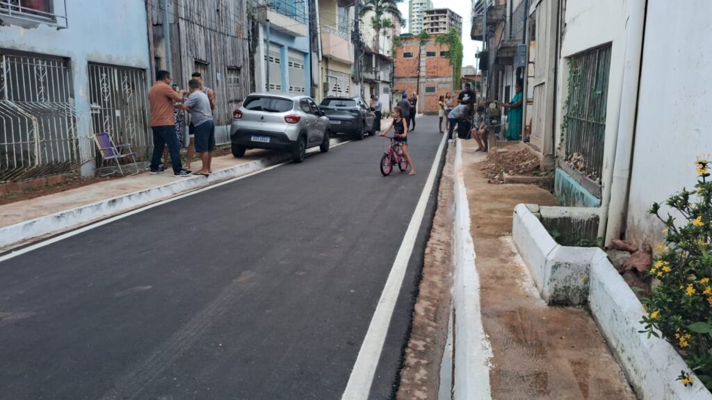 Asfalto vira realidade e muda a vida de famílias no Complexo Pantanal