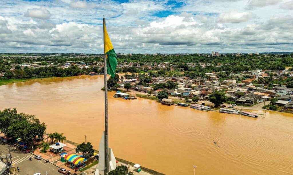 Rio Acre supera cota de inundação em Rio Branco, mas deve baixar