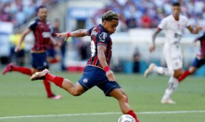 Vitória e Bahia: clássico do futebol baiano na TV Brasil neste domingo