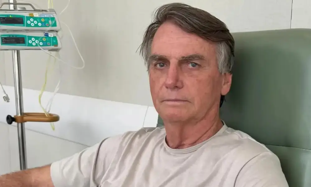 Vídeo: Ex-Presidente Jair Bolsonaro é internado em hospital para tratamento do traumatismo sofrido na PF, ontem