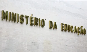 Governo recompõe orçamento para educação e ciência