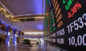 Bolsa sobe mais de 3% e encosta nos 172 mil pontos com recuos de Trump