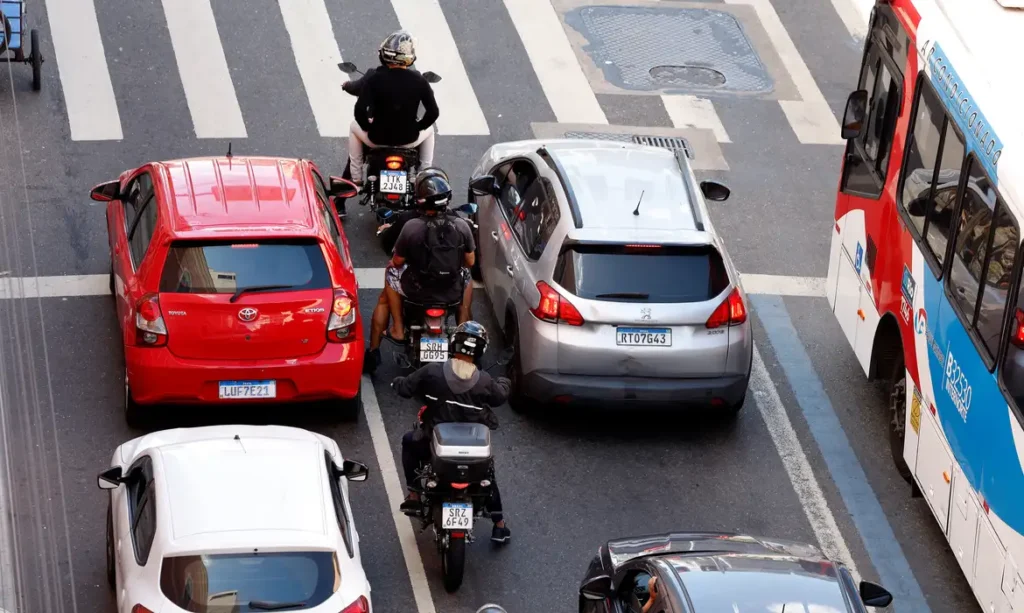 Regras para ciclomotores começam a valer nesta quinta; saiba mais