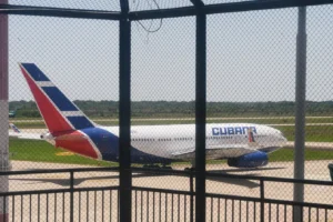 Cuba alerta companhias aéreas sobre falta de combustível para aviação a partir desta segunda-feira