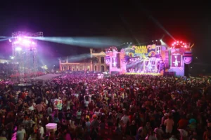 Carnapauxis atrai milhares de foliões e transforma Óbidos em palco cultural