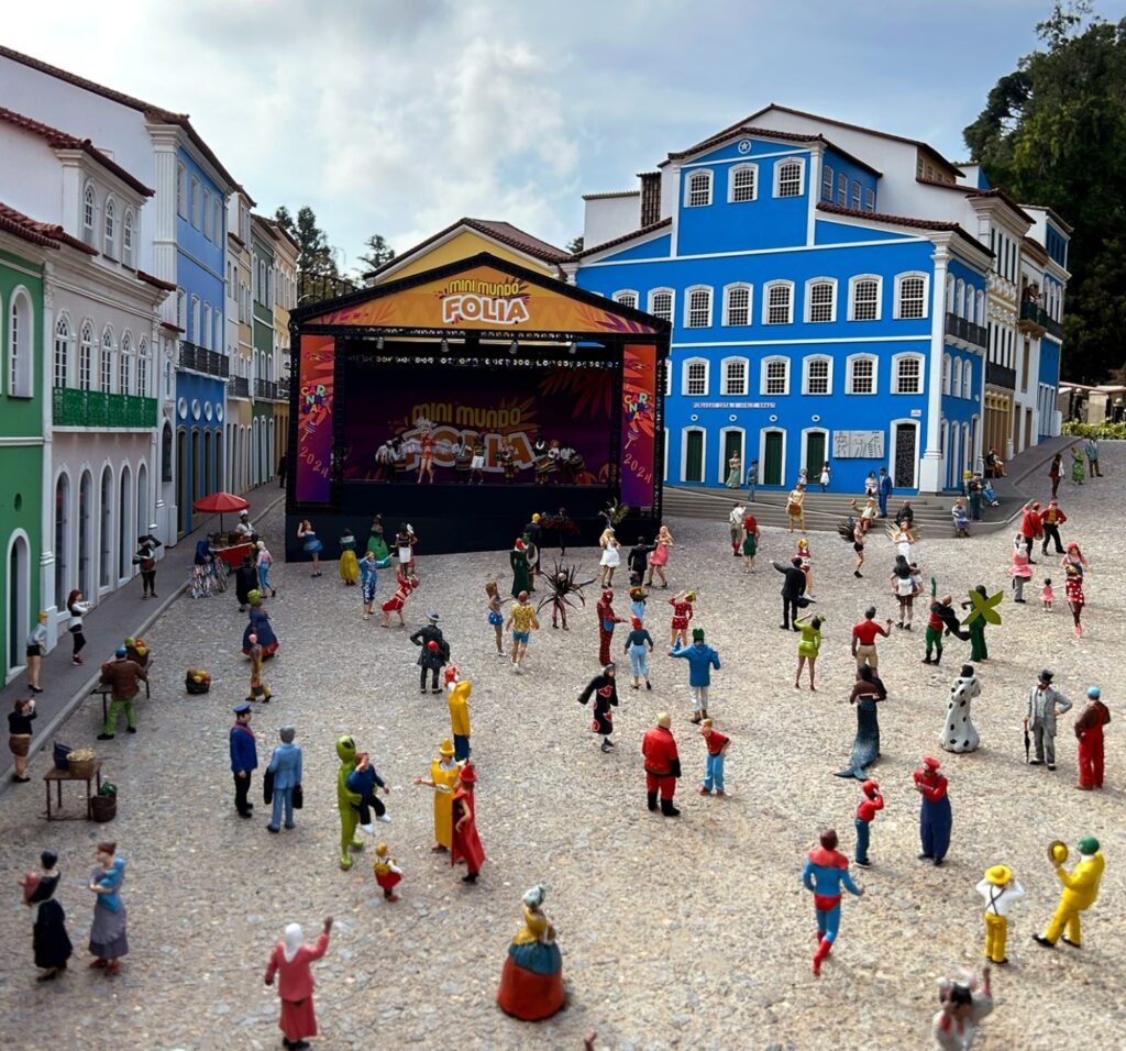 Mini Mundo folia começa sexta-feira