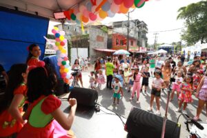 Domingo de Carnaval põe a criançada para brincar no CarnaBelém
