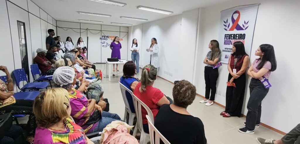 Casa do Idoso recebe ação das campanhas Fevereiro Roxo e Laranja