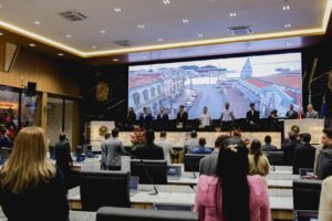 Vídeo: Na abertura da Câmara, prefeito diz que vai asfaltar mais de 600 ruas