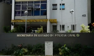 Polícia apreende bombas caseiras e diz que grupo faria atentado no Rio