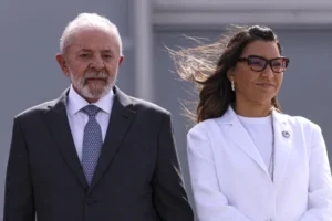 Lula troca nome de Janja pelo da ex e vira alvo de piadas na web