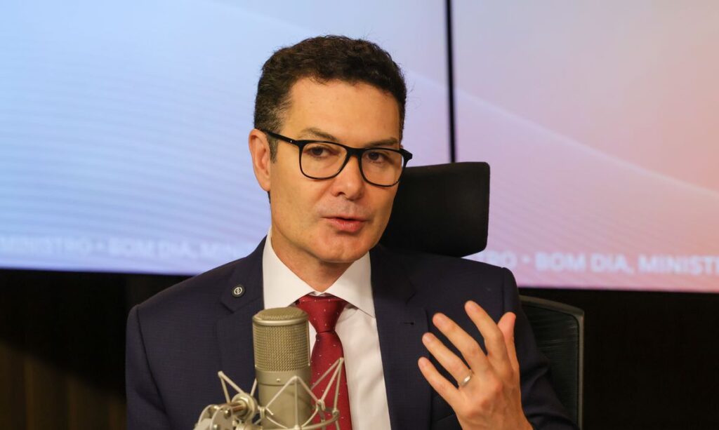 Parceria permitirá regularizar terras da União, diz ministro