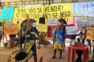 MPF e indígenas cobram presença de autoridades em diálogos sobre ilegalidades da dragagem do Rio Tapajós, no Pará