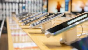 Seu próximo celular deve ficar mais caro