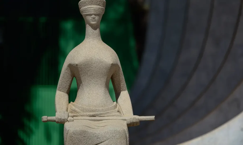 Caixa dois pode ser punido como improbidade administrativa. Maioria está formada no STF.