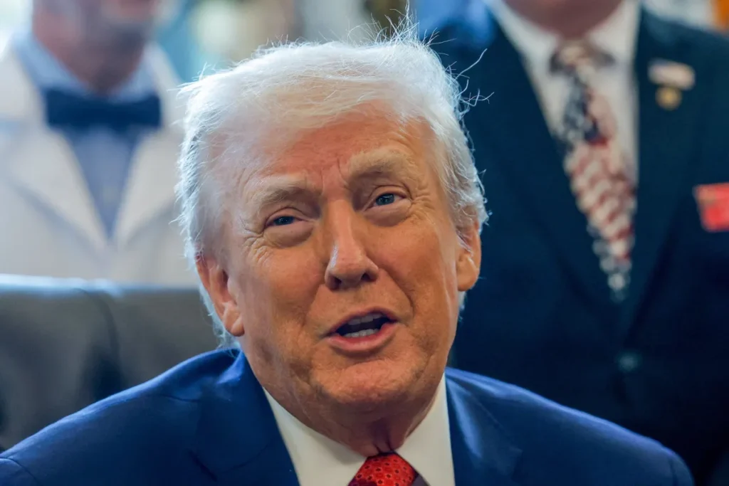 Trump vai pedir que órgãos dos EUA divulguem arquivos sobre alienígenas