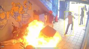 Fogo destrói parte da sede de torcida organizada do Paysandu neste sábado