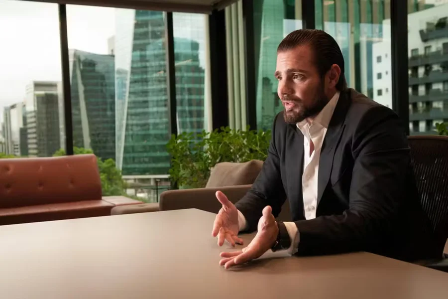 Vorcaro usou equipamento militar para garantir privacidade em festa secreta