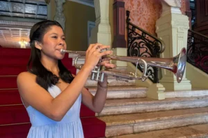 Kamilly Trindade é a primeira mulher a integrar o naipe de trompetes da Amazônia Jazz Band