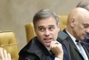 Mendonça limita acesso da CPMI do INSS a dados de Vorcaro