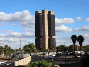 BC corta Selic em 0,25 ponto, a 14,75%, e defende cautela nos passos futuros do juro