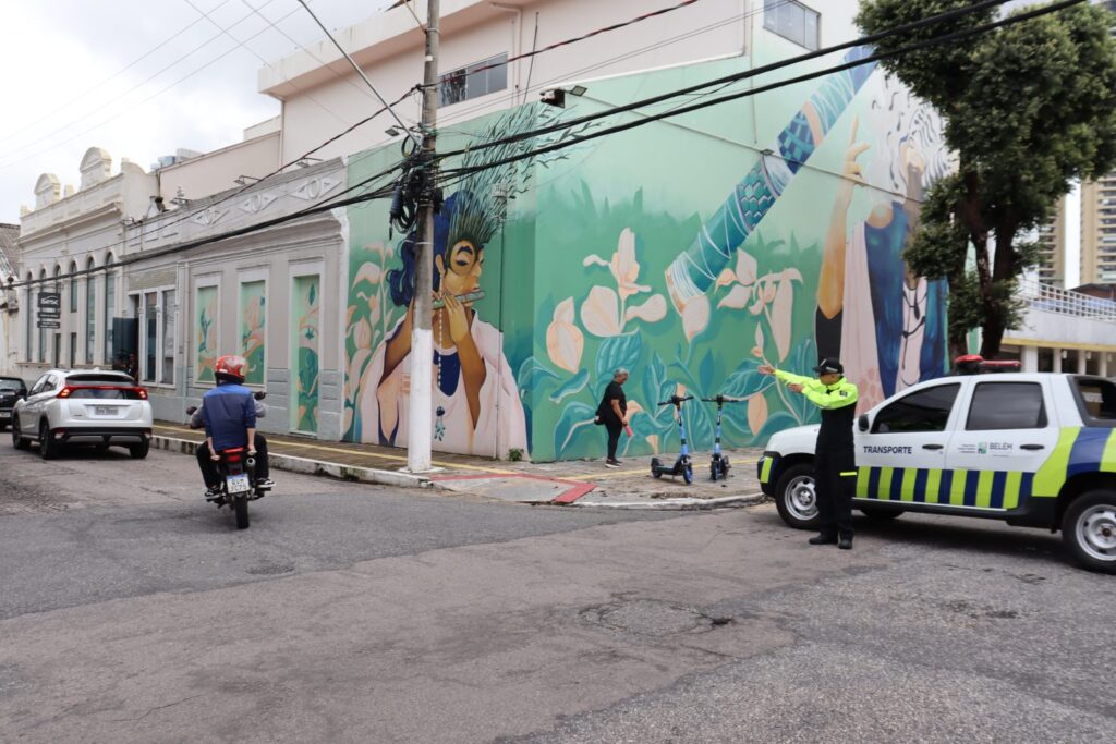 Prefeitura de Belém orienta condutores e organiza trânsito na Doca; maré alta será à tarde e chuva continua