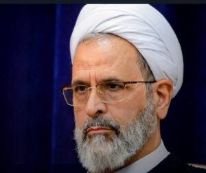Irã escolhe líder supremo interino e inicia processo de sucessão após morte de Khamenei