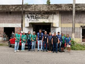 Ação da SEDCON, da Prefeitura de Belém, orienta trabalhadores sobre perigo aviário no Mercado do Bengui