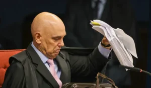 Evidências levam a um firme pedido de impeachment de Alexandre de Moraes
