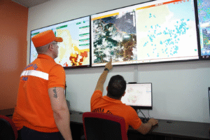 Celular vibra antes das enchentes e alertas da Defesa Civil redesenham o mapa do risco em Belém