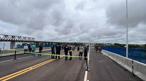 Restrição de tráfego na ponte entre Tocantins e Pará obriga caminhoneiros a buscar rotas alternativas