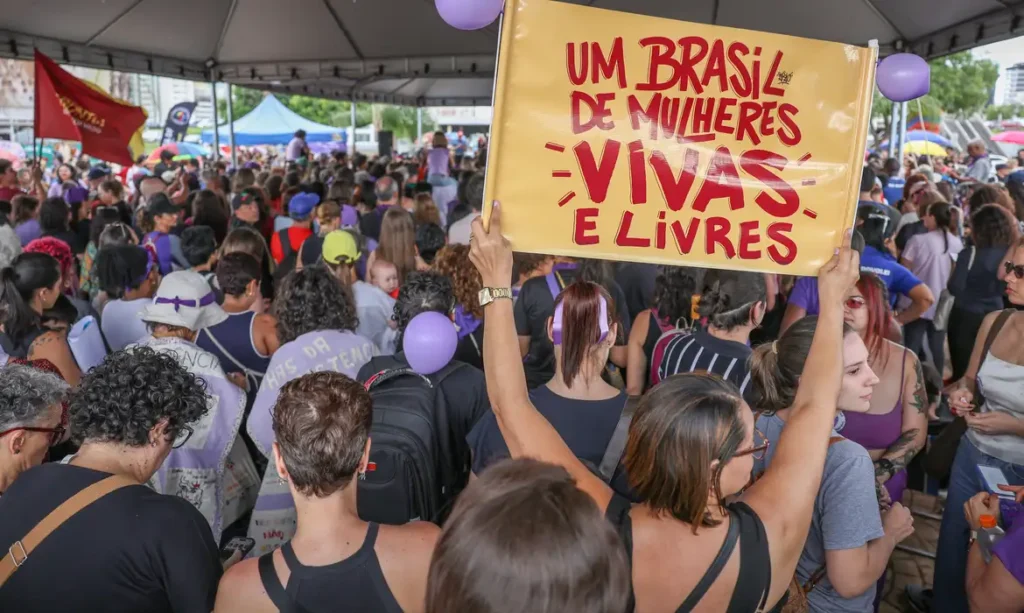 Autonomia financeira é prioridade para mulheres, aponta pesquisa