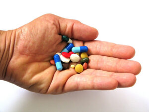 Suplementos vitamínicos sem necessidade podem lesionar o fígado